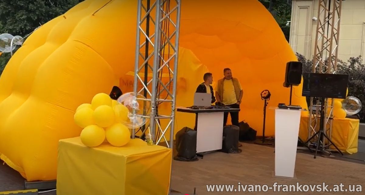 Надувна палатка для вуличного маркетингу, реклами, встановлення 5-15 хв